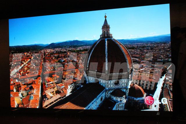 UTV高清小間距LED顯示屏現場播放畫面